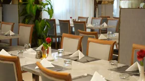 Zowar Alalami Hotel - فندق زوار العالمي - Restaurant