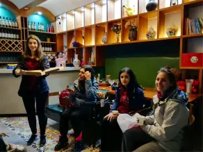 Edinburgh Hostel - Coffee bar - Western breakfast -Travel expert -Good location-English reception-Ticket service-Tourism planing-Laundry-Camara-Drone gopro - Restaurant