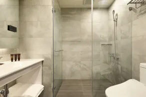 Kun Hotel II -Tour - Bathroom