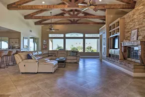 Charming Temecula Home w/ Hot Tub, Mountain Views! - Interiør