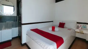 RedDoorz Plus at Villa Gloria Taguig - Chambre