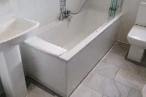 Charnock Farm - Bathroom