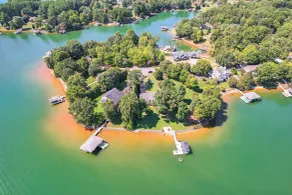 Couple’s Smith Mtn Lake Getaway w/ Private Beach - Interiør