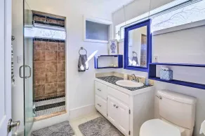 Texas Home w/ Backyard Oasis, Walk to Main St - Innvendig