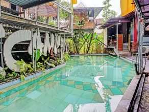 OYO Life 92084 Candi Candi Ubud Syariah - Piscina