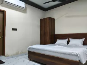 Krishna Residency By Vrindavan Stays - Chambre