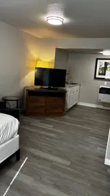 Longmont Lodge & RV Park - Room