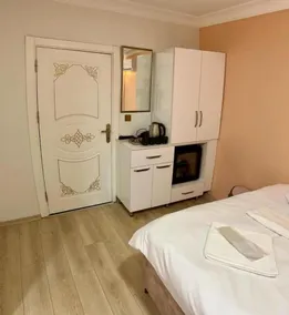 AVRASYAQUEEN HOTEL - Room
