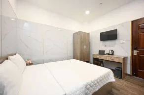YoKo Airport Saigon Hotel - Room