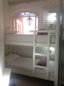 Black Hostel - Rom
