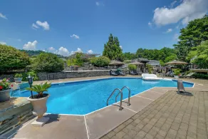 7-acre Stone Manor w/ Pool + Hot Tub Built in 1787 - Pool