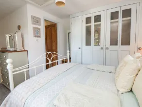Wood Glen Cottage - Interior