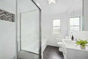 Stay in Mudgee The Grove, The Church, And Premium Private Homestead - Bathroom