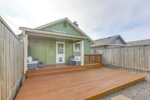 Walk to Macken Park: Home w/ Fenced Yard & Patio - Intérieur