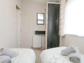 Cosy family farm static caravan - Room