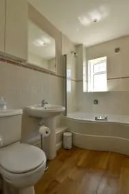 47 Wetherby Way - Badezimmer