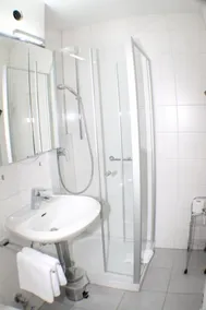 Haus an der Therme - Bathroom