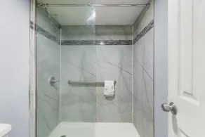 Travel Inn & Suites - Salle de bain