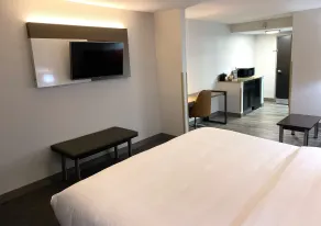 Comfort Suites Columbus - Chambre