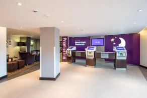 Premier Inn London Kingston Upon Thames - Reception