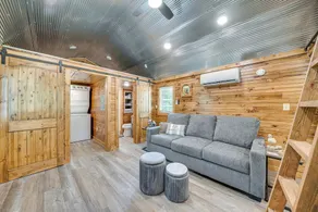 Couples Cabin in Broken Bow ~ 5 Mi to Downtown! - Innvendig