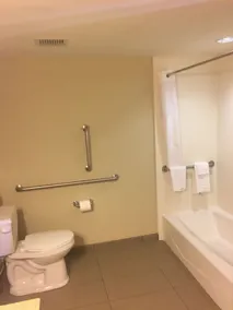 Comfort Inn & Suites Sidney I-80 - Baño