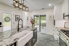 Modern-style Home w/ Patio, Near Greers Ferry Lake - Innenbereich