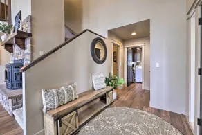 Family-friendly Cabin: Pool Access, Bikes & Games - Intérieur