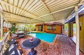 Amper Bo Guest House - Pool