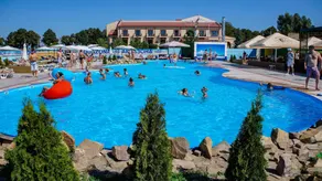 Green Villa - Pool