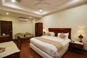 kumbhalgarh fort resort pure veg - Room