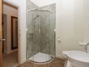 Binneford Barn - Bathroom