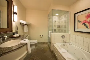 Tradewinds Carmel - Bathroom