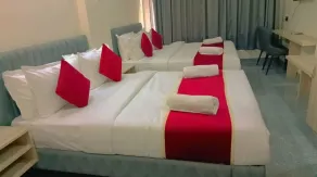 Hotel The Crown Prince - Zimmer