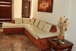 Hotel Las Mercedes Airport-Quito - Lobby sitting area