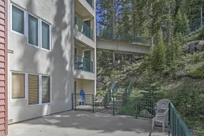 Ski-In/Ski-Out Winter Park Condo w/ Hot Tub Access - Interior