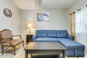 11 Mi to Niagara Falls: North Tonawanda Apartment - Innenbereich