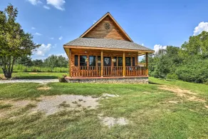 2 Mi to Lake Hamilton: Hot Springs Cabin Rental! - Innvendig