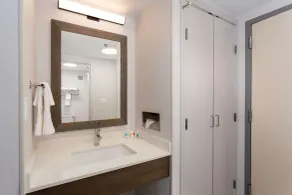 Comfort Inn & Suites Buffalo Airport - Salle de bain