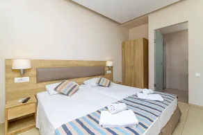 Theo Star Beach Hotel - Chambre