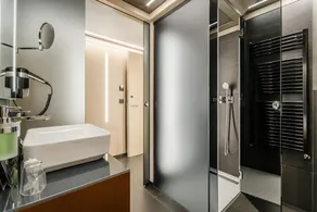 Hotel Metropolis - Bathroom