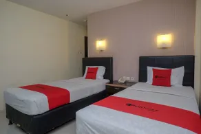 RedDoorz Plus @ Grand Populer Hotel - Room