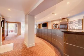 Manchester Airport Stanley Hotel by Belvilla - Reception