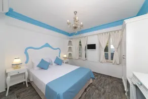 Louise'in Konağı - Rom