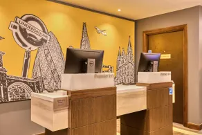 Premier Inn London Docklands - Canning Town - Reception