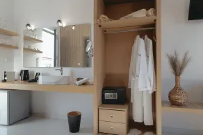 White Canvas Boutique Studios - Room