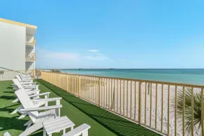 Chateau Beachfront Hotel, a By the Sea Resort - Restaurant