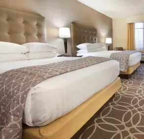 Drury Inn & Suites Louisville North - Chambre
