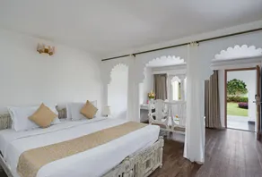 Swaroop Vilas - Lake Facing Boutique Hotel - Room