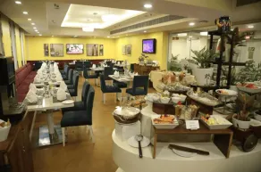Sarovar Portico Naraina, Hotel - Restaurant